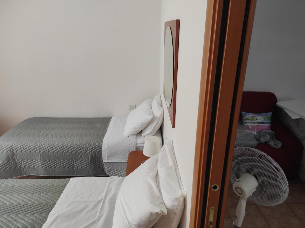 Ferienwohnung Casa Di Luca Lecco Exterior foto